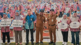 Gubernur Jawa Tengah, Ahmad Lutfi saat Bantuan Langsung Tunai Dana Bagi Hasil Cukai Hasil Tembakau 2026. (Dok. Pemprov Jateng)