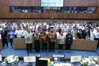 Wakil Ketua DPR RI Cucun Ahmad Syamsurijal usai Pertemuan Pimpinan DPR RI dengan Forum Aliansi Guru dan Tenaga Kependidikan Nasional di Kompleks Parlemen, Senayan, Jakarta, Kamis (9/7/2026). (Dok. DPR RI)