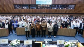 Wakil Ketua DPR RI Cucun Ahmad Syamsurijal usai Pertemuan Pimpinan DPR RI dengan Forum Aliansi Guru dan Tenaga Kependidikan Nasional di Kompleks Parlemen, Senayan, Jakarta, Kamis (9/7/2026). (Dok. DPR RI)
