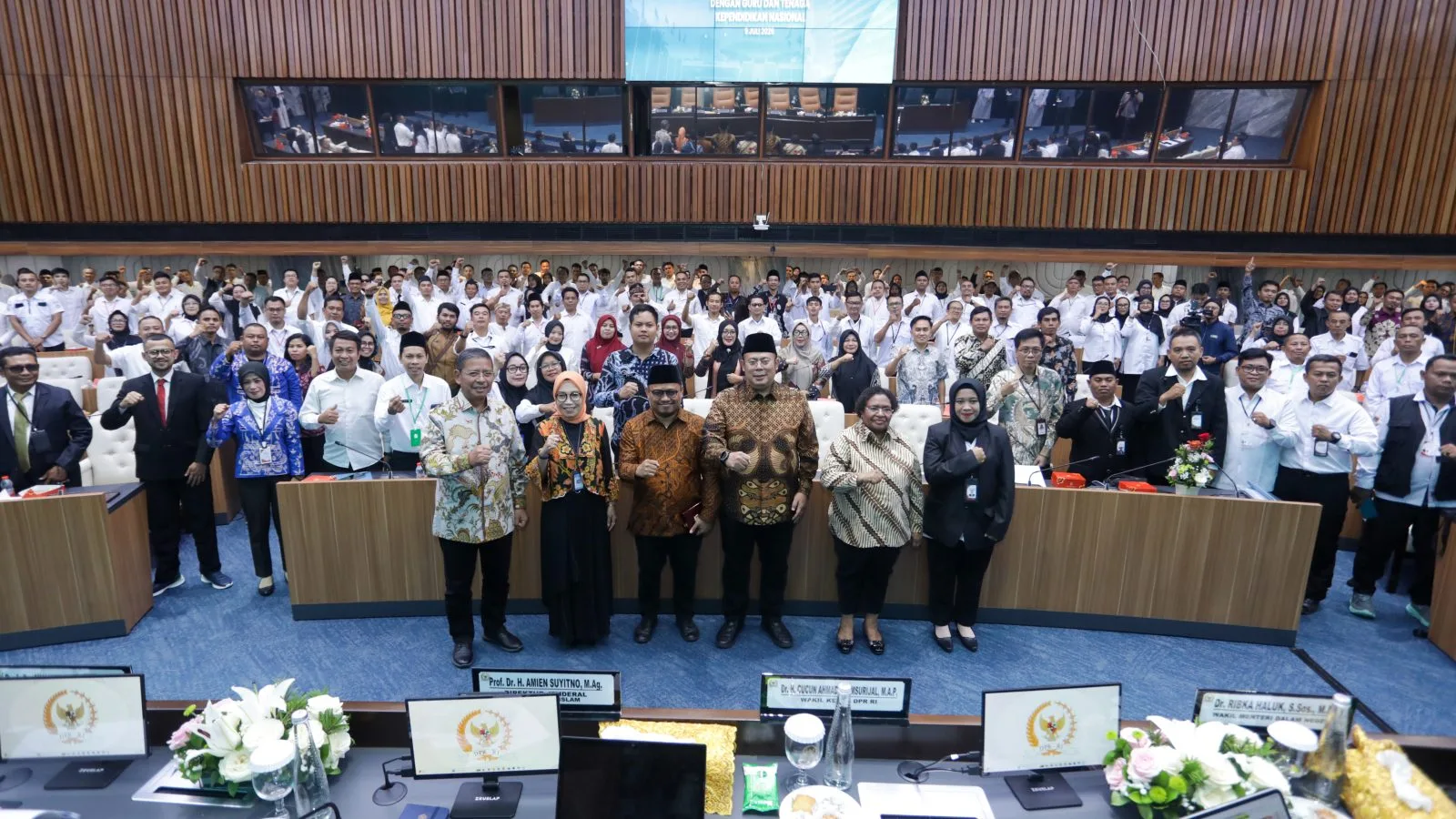 Wakil Ketua DPR RI Cucun Ahmad Syamsurijal usai Pertemuan Pimpinan DPR RI dengan Forum Aliansi Guru dan Tenaga Kependidikan Nasional di Kompleks Parlemen, Senayan, Jakarta, Kamis (9/7/2026). (Dok. DPR RI)