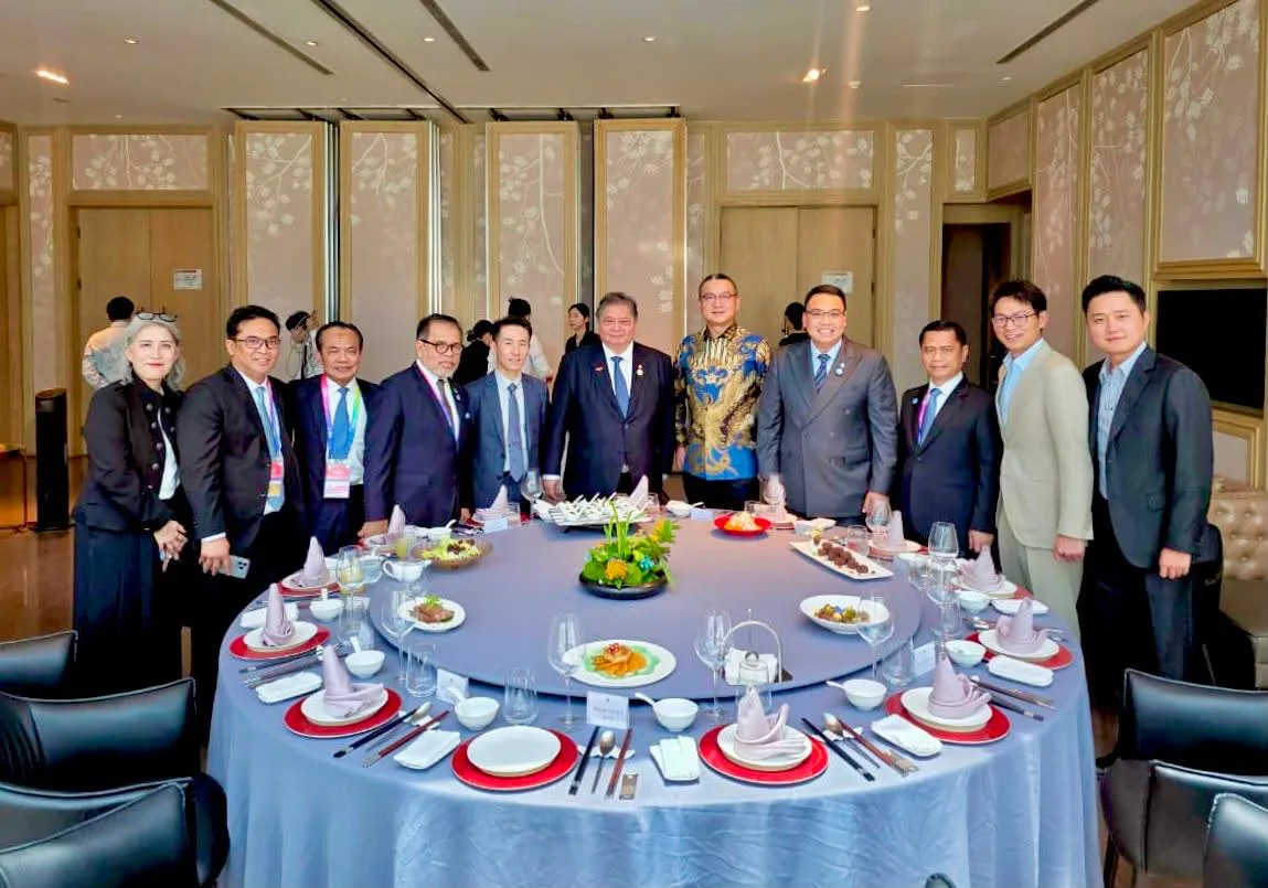 Airlangga Tawarkan Peluang Investasi AI dan Talenta Digital kepada Huawei. (Dok. Kemenko Perekonomian)