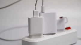 Ilustrasi charger kw. (Foto: Pexels)