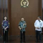 Wakil Ketua DPR RI, Sufmi Dasco Ahmad saat Konferensi Pers bersama Presiden Direktur PT Tokopedia Stefanie Susilo serta Menaker RI Yassierli yang digelar di selasar Gedung Nusantara III, DPR RI, Senayan, Jakarta, Senin (6/7/2026). (Dok. DPR RI)