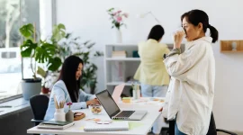 Ilustrasi aktivitas pekerja di kantor. (Foto: Pexels)