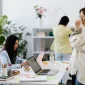 Ilustrasi aktivitas pekerja di kantor. (Foto: Pexels)