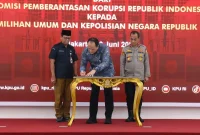 Proses penyerahan aset rampasan negara . (Dok. KPK)