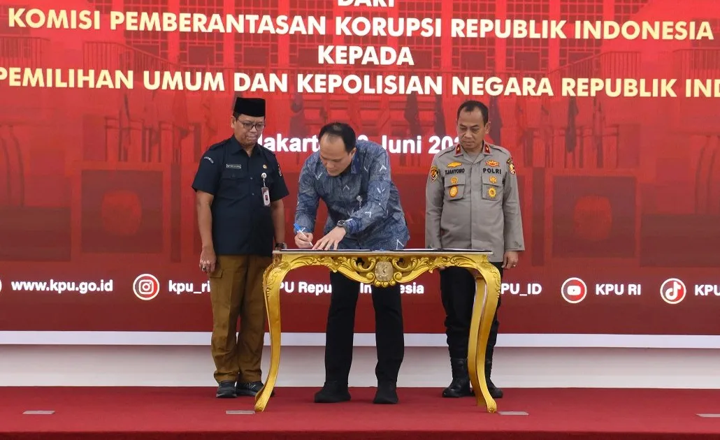 Proses penyerahan aset rampasan negara . (Dok. KPK)