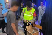 Polres Purbalingga sita ratusan botol miras dalam rangka Kegiatan Rutin Yang Ditingkatkan (KRYD). (Dok. Polres Purbalingga)