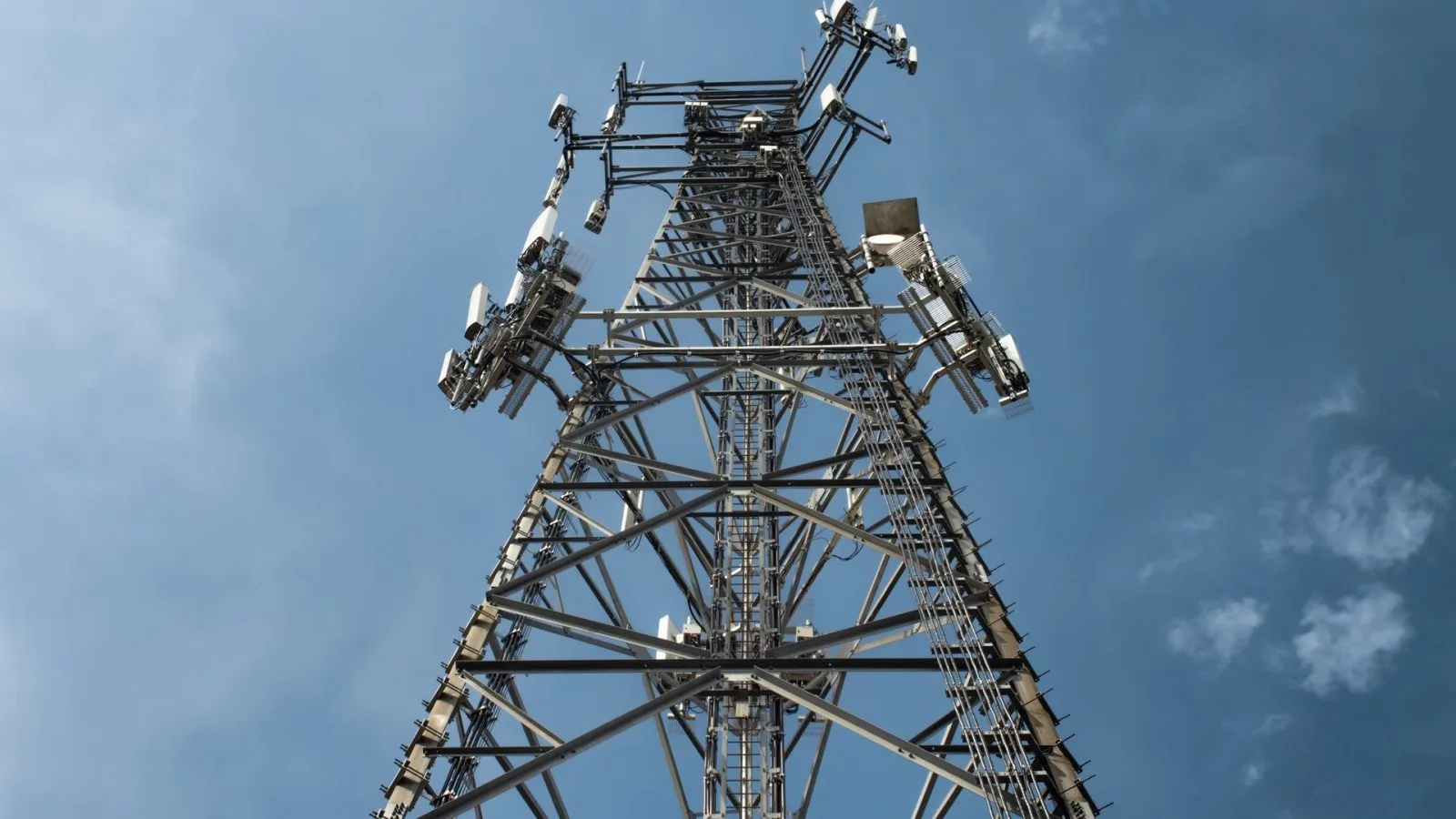 Ilustrasi menara Base Transceiver Station (BTS). (Foto: Pexels)