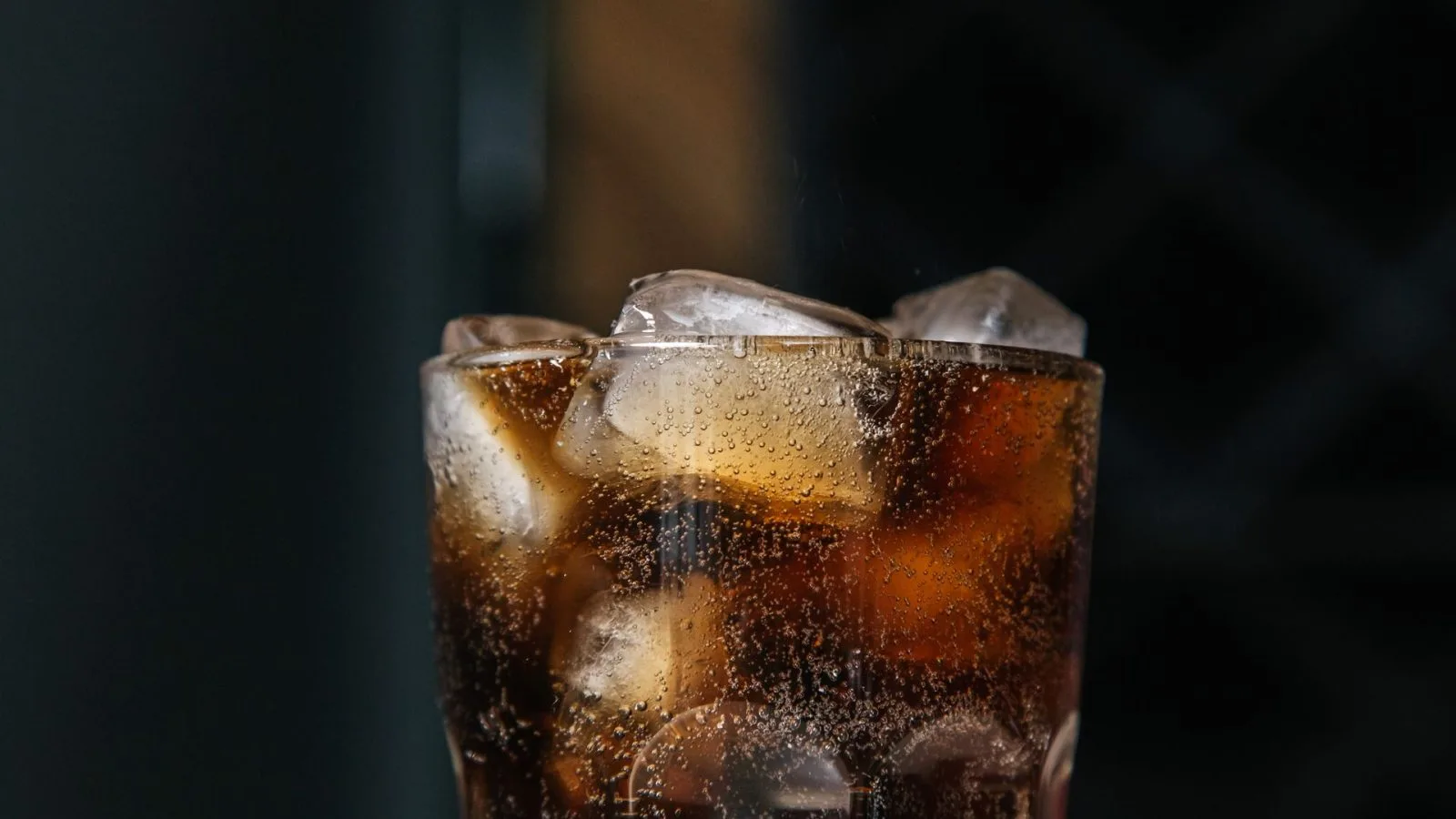 Ilustrasi minuman berkarbonasi tinggi. (Foto: Pexels)