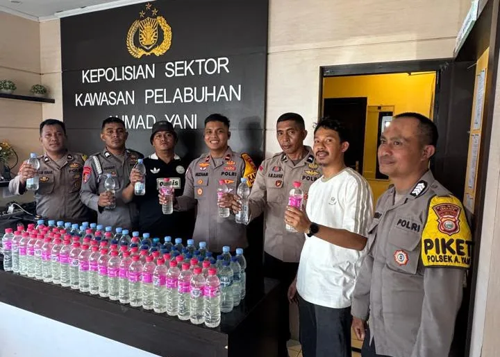 Polisi Gagalkan Penyelundupan Ratusan Botol Miras di Pelabuhan Ahmad Yani Ternate