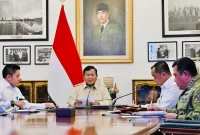 Presiden Prabowo Subianto pimpin rapat terbatas mengenai perkembangan penanganan bencana alam. (Dok. Setpres)